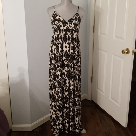 LOFT Dresses & Skirts - LOFT Maxi dress